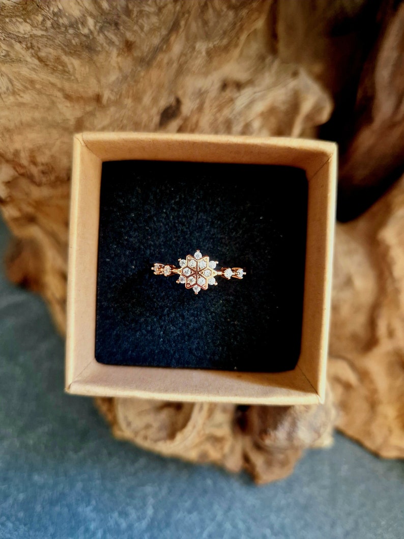 Rose gold snowflake ring image 3