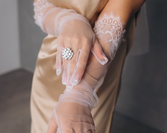 Tulle Lace Gloves For Wedding Or Party. Stretch gloves.