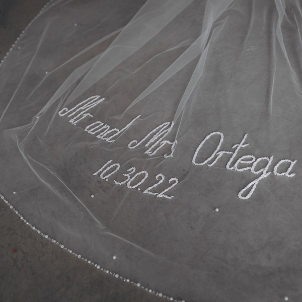 Personalized Wedding Veil With Pearls Edge. Beaded Letters, Words, Phrases. Veil with your custom Initials, monogram veil.