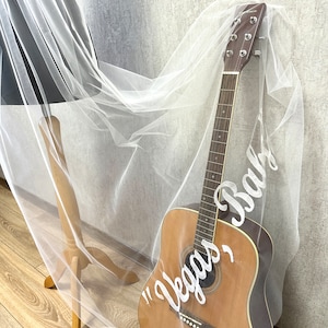 Bespoke Wedding Veil: Personalized Embroidery with Silk Thread