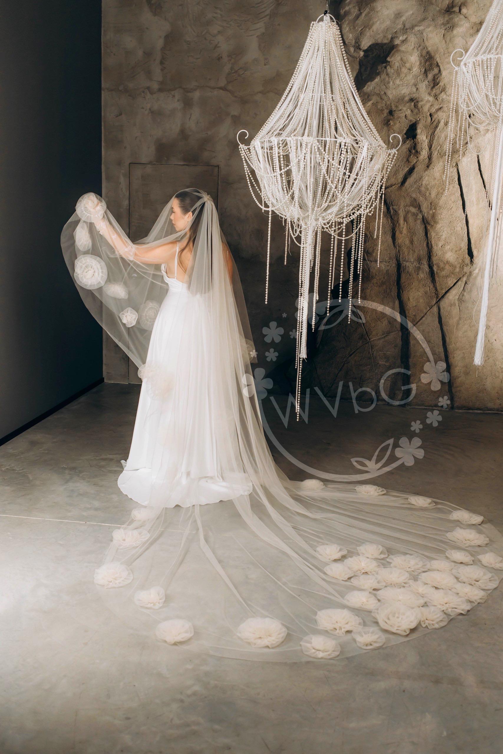 3D Floral Veil, fingertip length, 40”/100cm ISABEIL | 3D Colorful Fingertips Wedding Veil | Handmade  main image 3