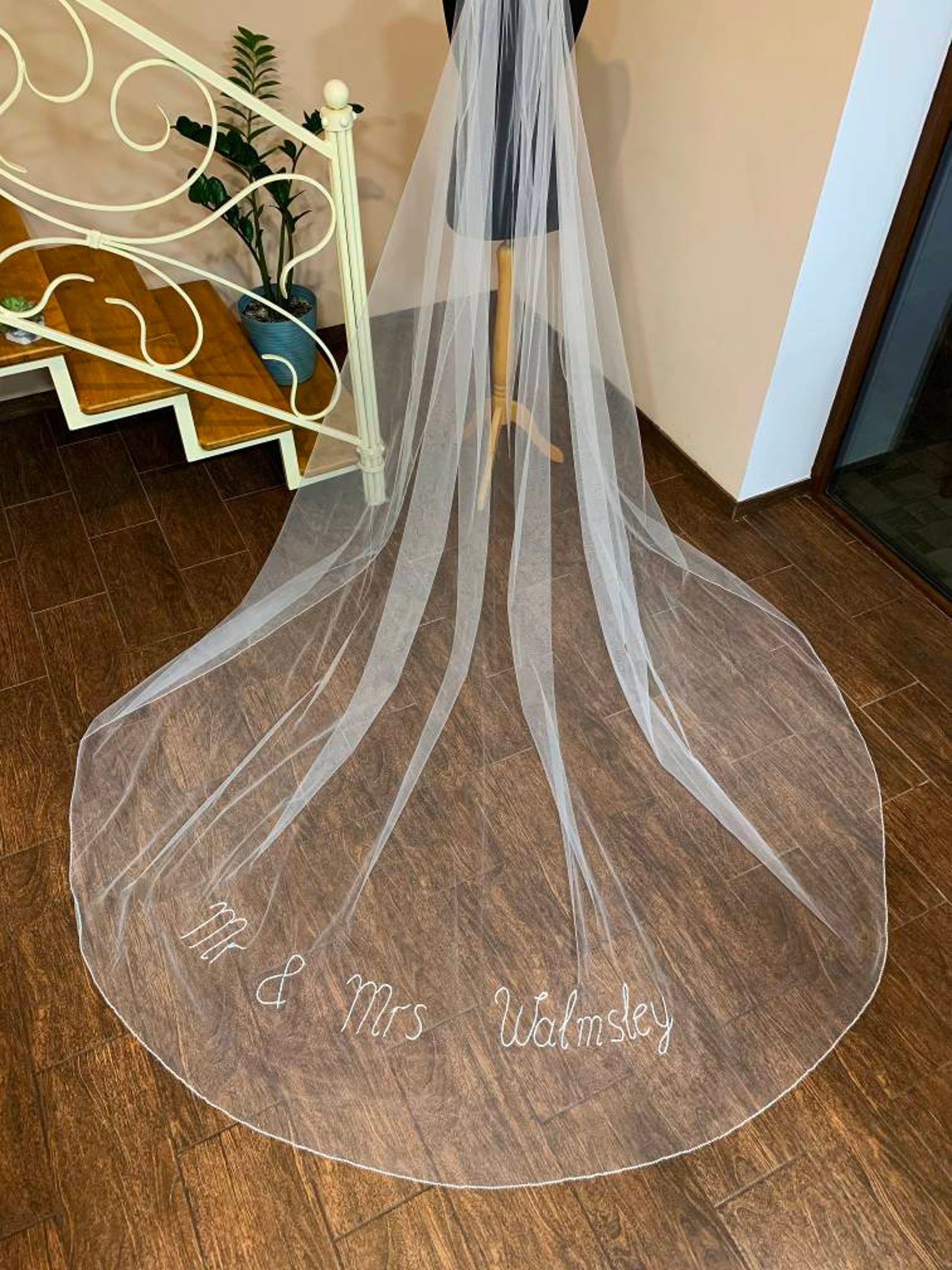 Wedding veil with Mr & Mrs and your last name letters Etsy