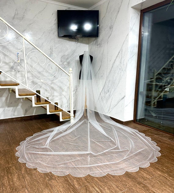 Wedding Veil for the Bride With Ruffles Trimmed With Beads 