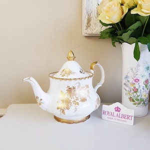 Royal Albert Golden Glory Teapot – Bone China Porcelain with Gilded Detail