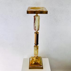 Cinzeiro de piso de latão e mármore – Porta-cigarros de pé de meados do século, estilo Hollywood Regency