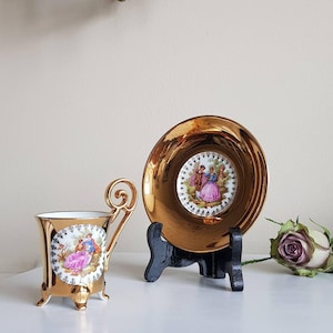 Porzellan Mokkatasse & Untertasse – Vier Füße Basis, Fragonard Design, 22K Gold Detail