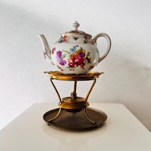 Art Deco Keramik Stövchen mit Messing Ständer - 1930er Jahre Tabletop Charm