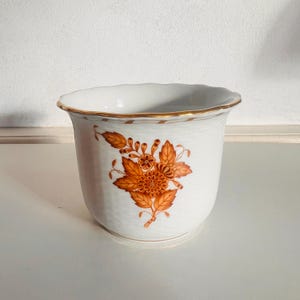 Cache-pot en porcelaine Herend peint à la main avec rebord en or 24 carats, bouquet chinois motif Apponyi, petit vase floral élégant