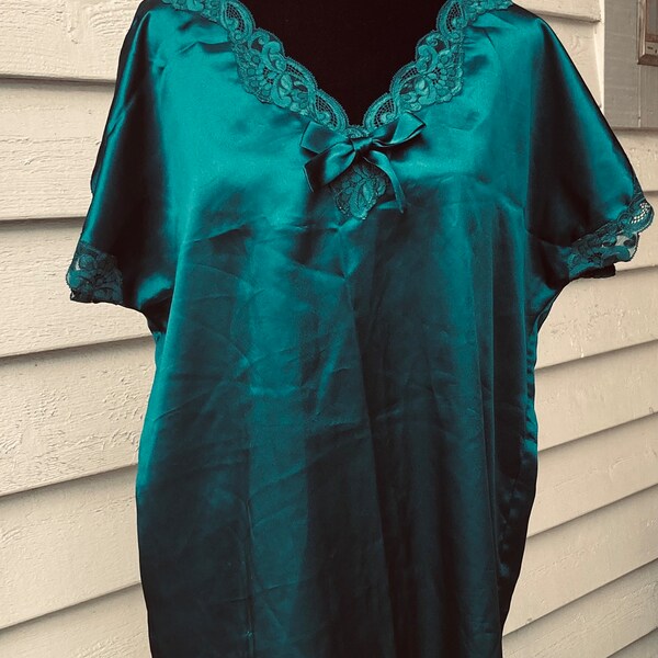 Vintage Victoria's Secret Gold Label Green Satin Lace Trim Nightie Sleep Shirt Size M