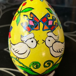 Custom design colored eggs