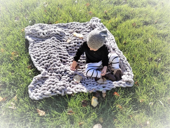 25X30" Vegan Chenille Baby/Lap Blanket, 100% Polyester, Chunky Knit, Super Soft, Warm, Handmade, Arm Knit, Vegan Yarn, Baby Soft, Jumbo