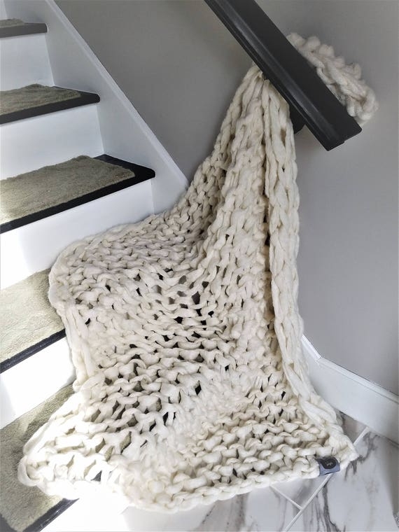 Chunky Knit Vegan Polyester & Acrylic Blanket, Super Soft, Throw, Chunky Yarn, Arm Knit, Warm and Cozy Blanket, Home Decor, Puffy, Fluffy