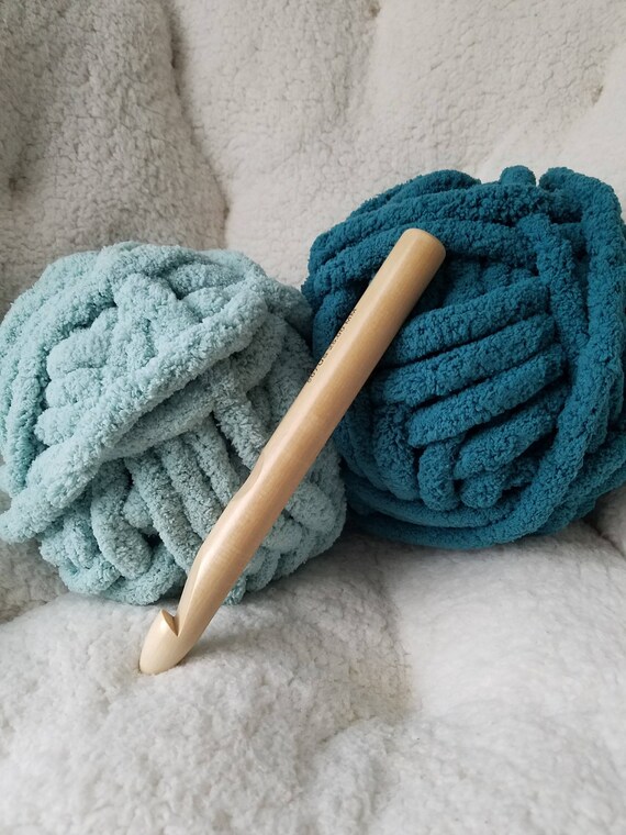 Chenille Yarn, 100% Polyester, Vegan, Chunky Yarn, Jumbo Yarn, Adriatic Sea, Seafoam, Knitting Materials, Blankets