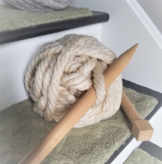 Chunky Knit Vegan Polyester & Acrylic Yarn, Super Soft, Throw, Chunky Yarn, Arm Knit, Warm and Cozy Blanket, Home Decor, Puffy, Fluffy