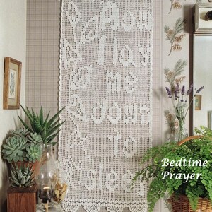 Peut inclure: Panneau en bois rustique avec l'inscription "Welcome to our porch" en lettres blanches. Le panneau présente une finition vieillie et un design simple et accueillant, idéal pour la décoration extérieure.