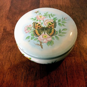 Vintage Daher Decorated Ware Butterfly Powder Box Tin