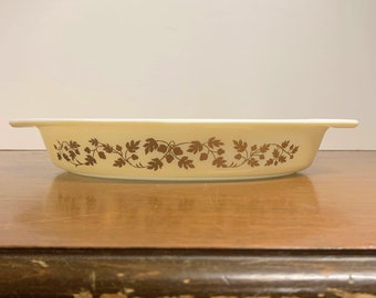 Vintage Pyrex Golden Acorn Oval Open Baker 053