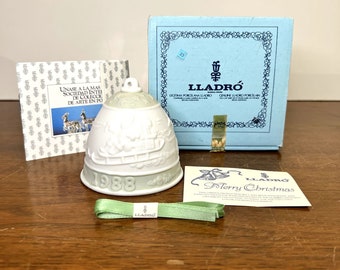 Vintage Lladro 1988 Christmas Bell with Box No. 5525