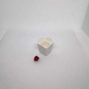 Miniature Ramen Box | 1:6 Scale Takeout Container | Mini Food Prop for MGA&#39;s Miniverse