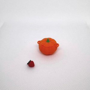 Miniature Pumpkin Dutch Oven | 1:6 Scale Fall Cookware | Cozy Mini Kitchen for MGA&#39;s Miniverse