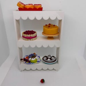 Miniature Scallop Shelf | 1:6 Scale Furniture | Display Shelf for MGA&#39;s Miniverse