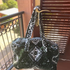 Carpet everyday bag | shoulder bag | Zarbia | Souk | Velvet Moroccan shopper | Carpet bag soukh sokka shopper carpet bag green |