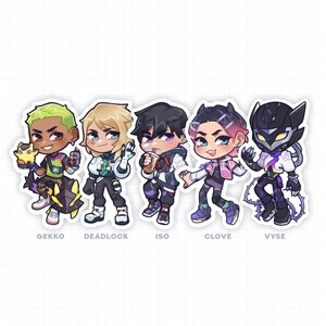 Puede incluir: Cinco pegatinas de personajes de dibujos animados coloridos con personajes del videojuego Valorant. Los personajes son Gekko, Deadlock, Iso, Cypher y Vyse. Las pegatinas est&aacute;n sobre un fondo blanco con un patr&oacute;n de cuadr&iacute;cula.