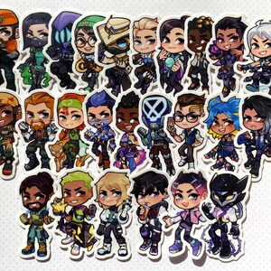 Puede incluir: Una colecci&oacute;n de 25 pegatinas de personajes de dibujos animados coloridos. Las pegatinas presentan una variedad de personajes con diferentes peinados, ropa y accesorios. Las pegatinas son perfectas para agregar un toque de diversi&oacute;n a cualquier proyecto.
