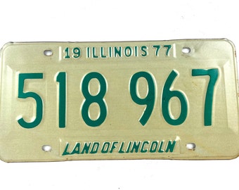 Illinois 1977 Vintage License Plate for Rustic Decor, Collections or Arts and Crafts Projects
