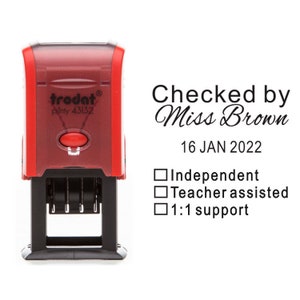 personalisierter Namensstempel und Datumsstempel mit Namen der Lehrer, Personalisierter Stempel, Personalisierter Stempel, Personalisierter Stempel, Personalisierter Stempel