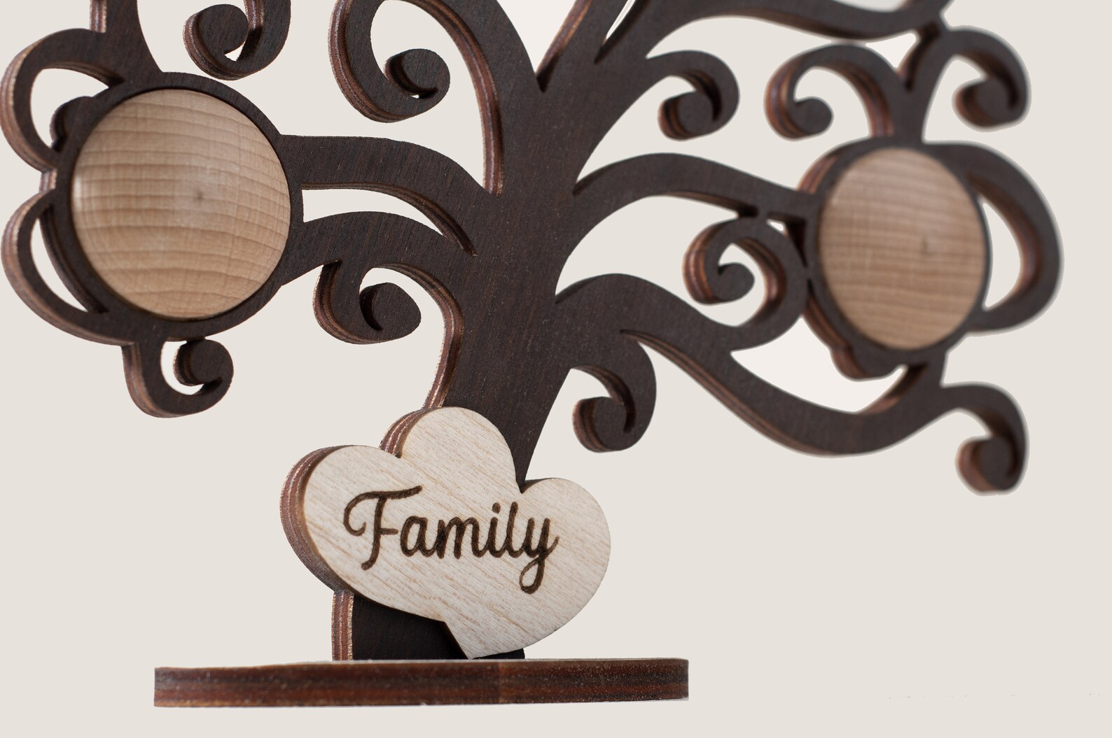 Albero in legno con 5 nomi incisi. Albero della vita cm 23. Etsy.de