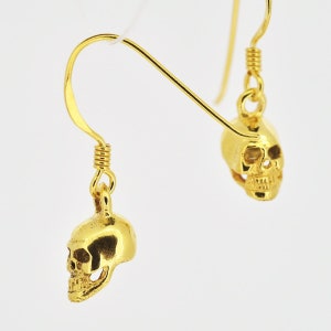 Tiny Skull Earrings in Gold (pair)