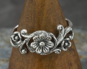 Oxidized Sterling Silver Flower Vine Ring: Nature Inspired Jewelry
