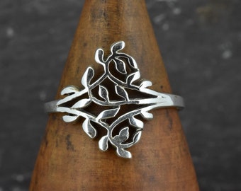 Sterling Silver Vine Leaf Ring 925