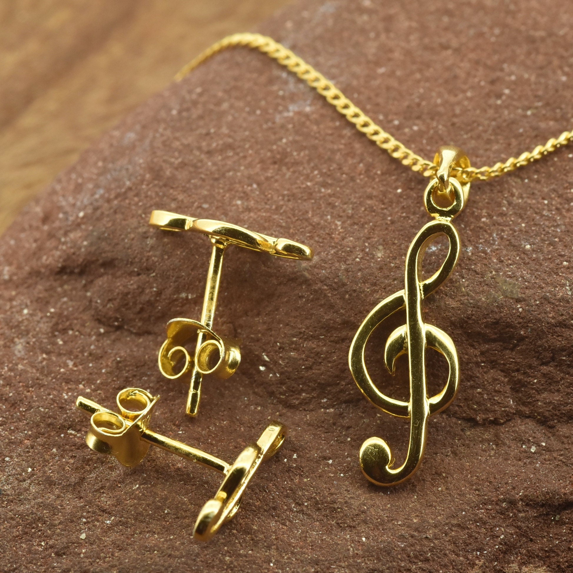 Treble Clef Music Note Pendant in Gold Music Note Charm Necklace