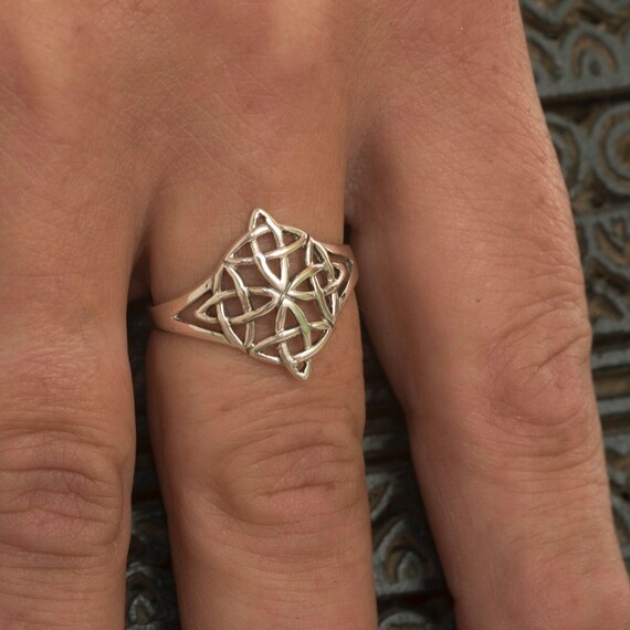 thumbnail image 2 of Celtic Knot Fairy Ring - Sterling Silver 925 - Moonlight Mysteries (Sizes 4-12) 2 of 6