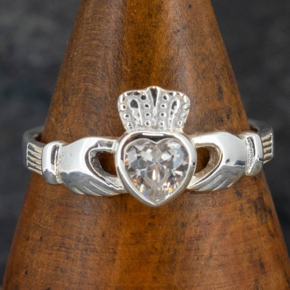 Anello Claddagh - Corona Reale Piatta Con Pietra Turchese - Anello Di Amore, Amicizia E Lealtà - Argento Sterling 925 Con Marchio Di Garanzia - Design Celtico Scozia - Italia - Foto 6
