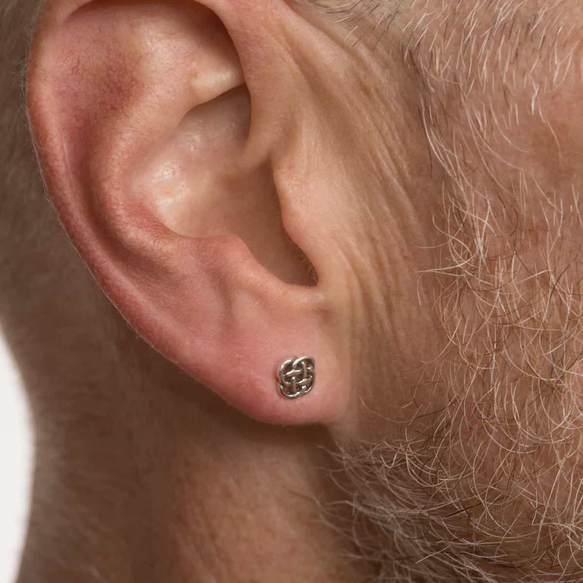 Orecchini a bottone con nodo celtico in argento sterling 925