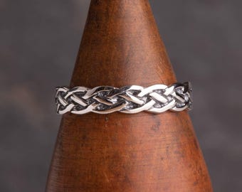 Tight Knot Celtic Sterling Silver Ring