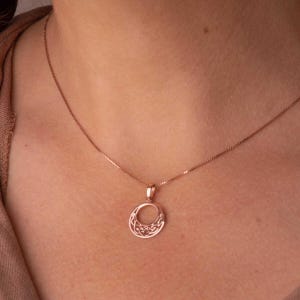 Roségouden Keltische oneindigheidsknoop hanger ketting | Keltisch sieraad cadeau afbeelding 5