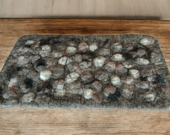Small felted mat, wool pet bed