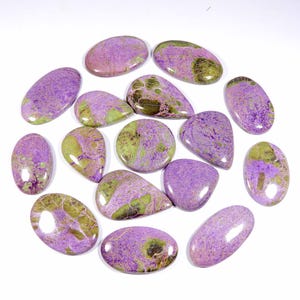 Exotische ~ paarse stichtiet. Natuurlijke stichtietcabochon. Australische stichtiet edelsteen. Mixvorm groothandel Stichtite sieraden los. Variatie: