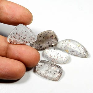 Super Seven-edelsteen. Super 7 melodiesteen. Geweldige ~ cacoxenietedelsteen. Natuurlijke Super Seven-cabochon. 65 kt. Groothandelkavel 6 st. MX-7016