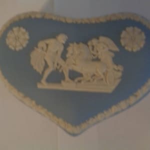 Vintage Wedgwood Jasperware Heart Shaped Trinket Box. &quot;ULYSSES&quot; Pattern