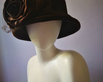 Cheeky bell hat extra large, pot hat in a great chocolate brown, cloche made of fine felt