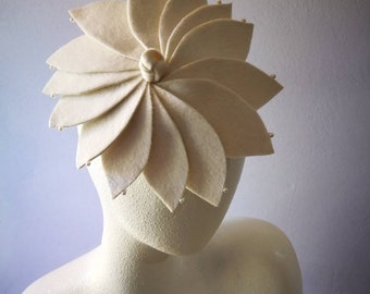 Marry me, fascinator, bride, flower of felt, headpiece,