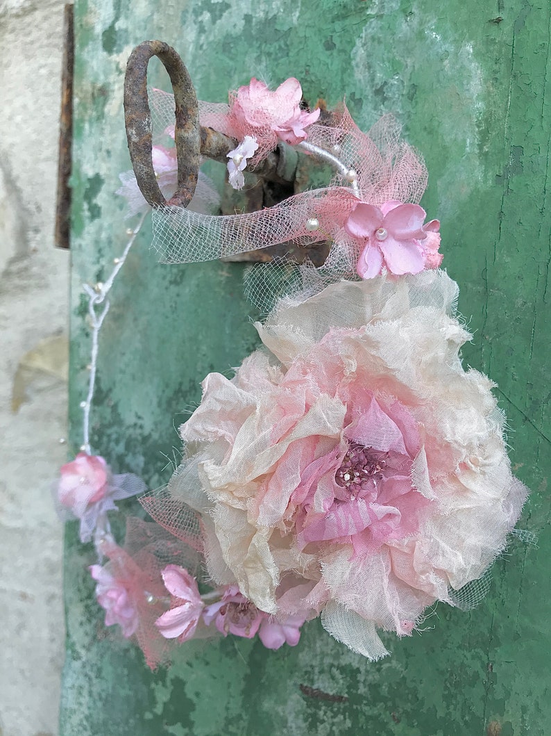 Delicate rose crown
