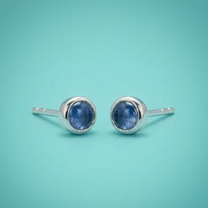 Pendientes de zafiro azul / Pasadores de oreja de plata de ley 925 / Pasadores de oreja para hombre y mujer /Pendientes de piedras preciosas