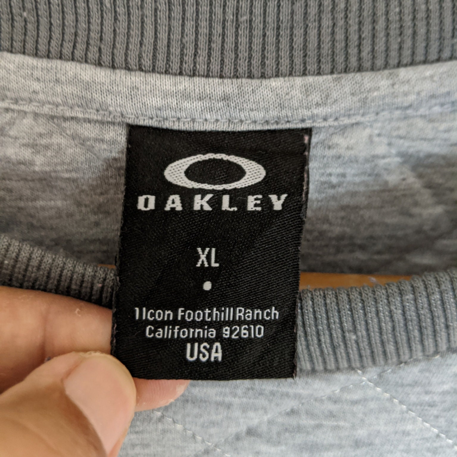Vintage 2000 s OAKLEY Plain Sweatshirt Oakley Sportswear Jumper