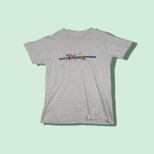 WALT DISNEY WALT Spell Out T-shirt vintage anni '90 T-shirt con punti singoli T-shirt Disney vintage T-shirt vintage americana T-shirt grigia taglia media